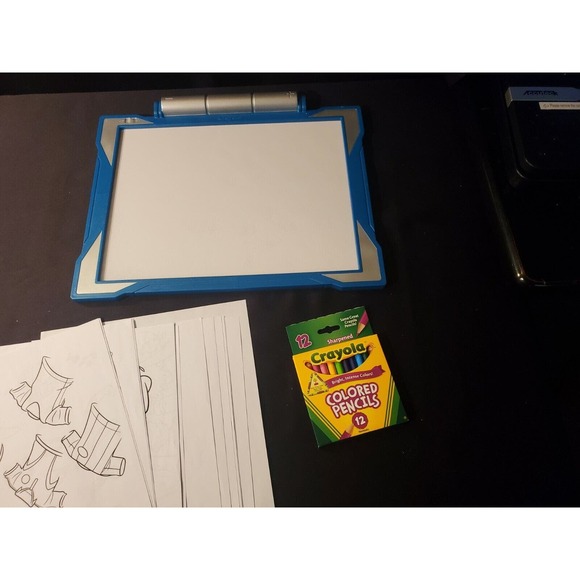 Crayola 04-0907 Light-up Tracing Pad Bright LED-Ultra Thin- Great Kids Gift-Blue - Picture 4 of 7